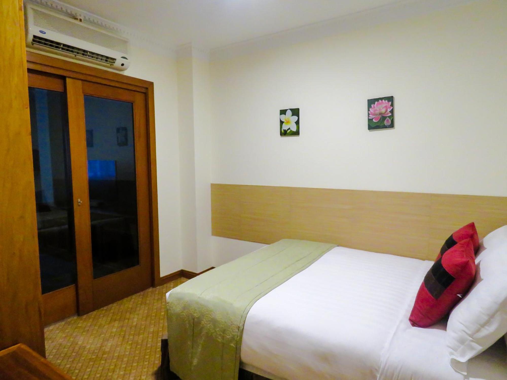 Starlodge Kampong Jerudong Room photo