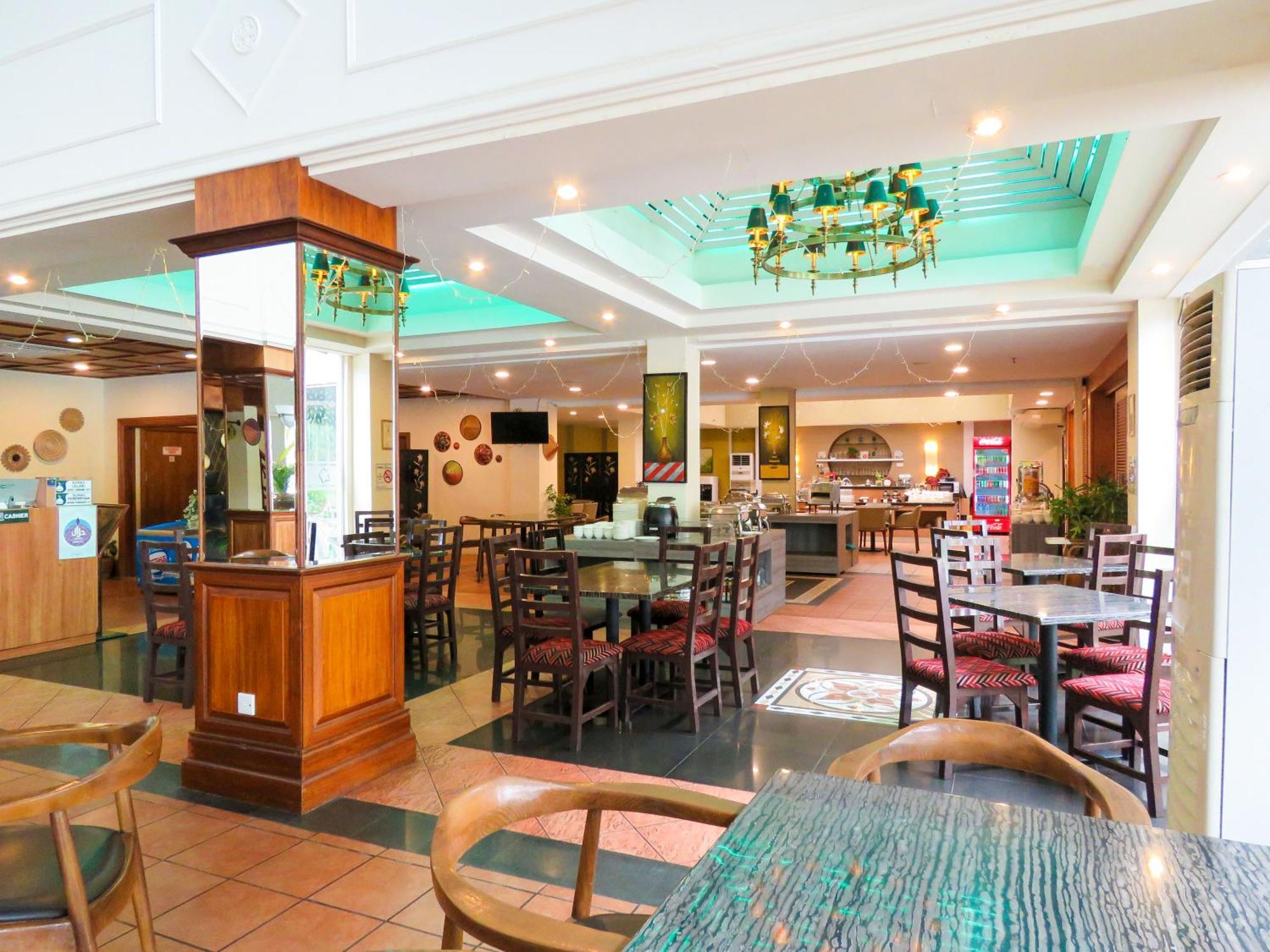 Starlodge Kampong Jerudong Exterior photo