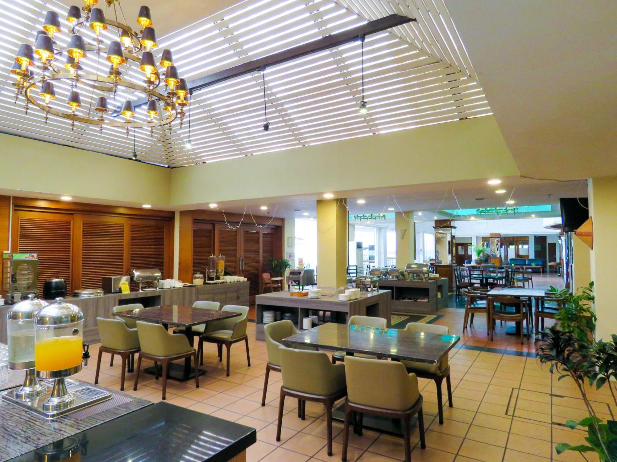 Starlodge Kampong Jerudong Exterior photo