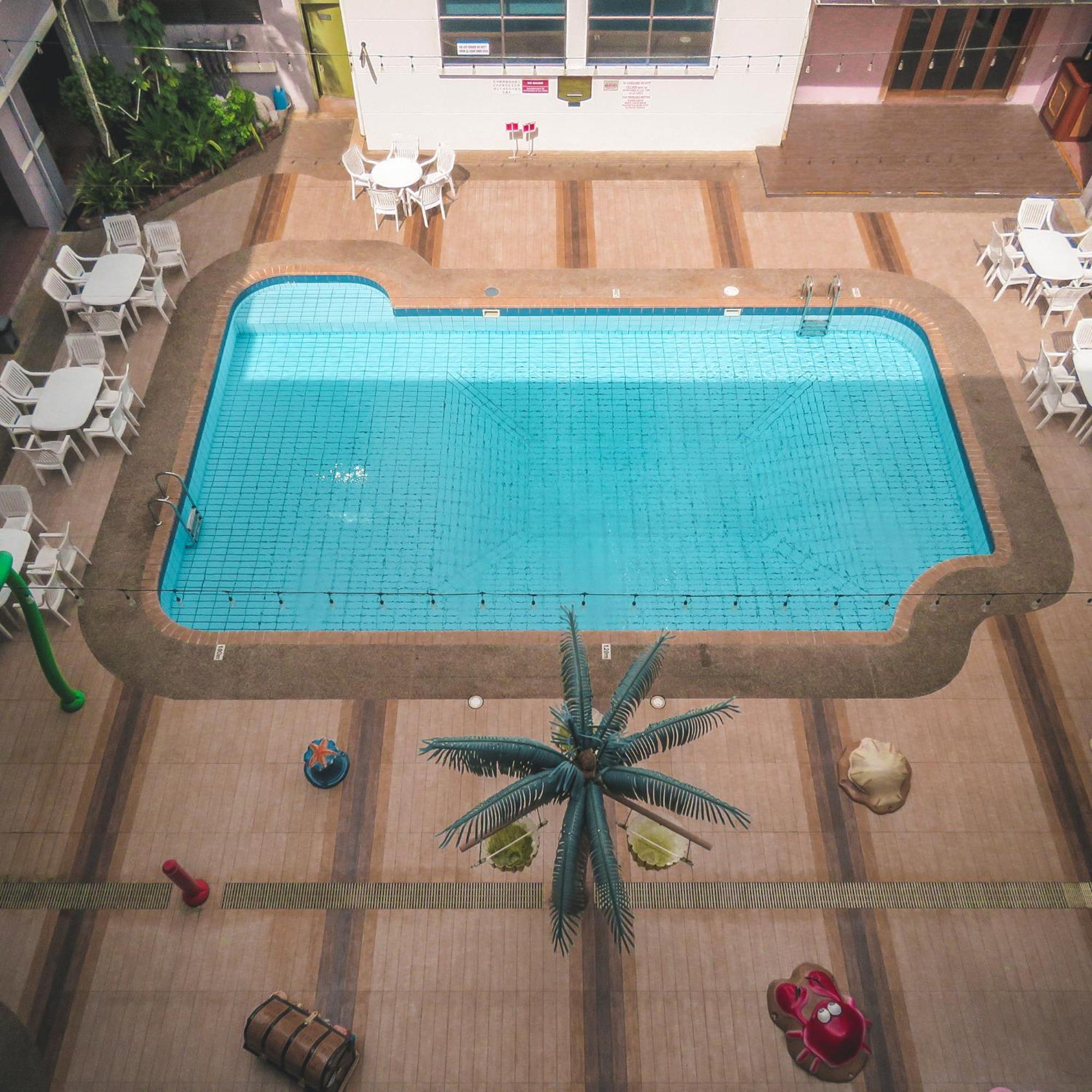 Starlodge Kampong Jerudong Exterior photo