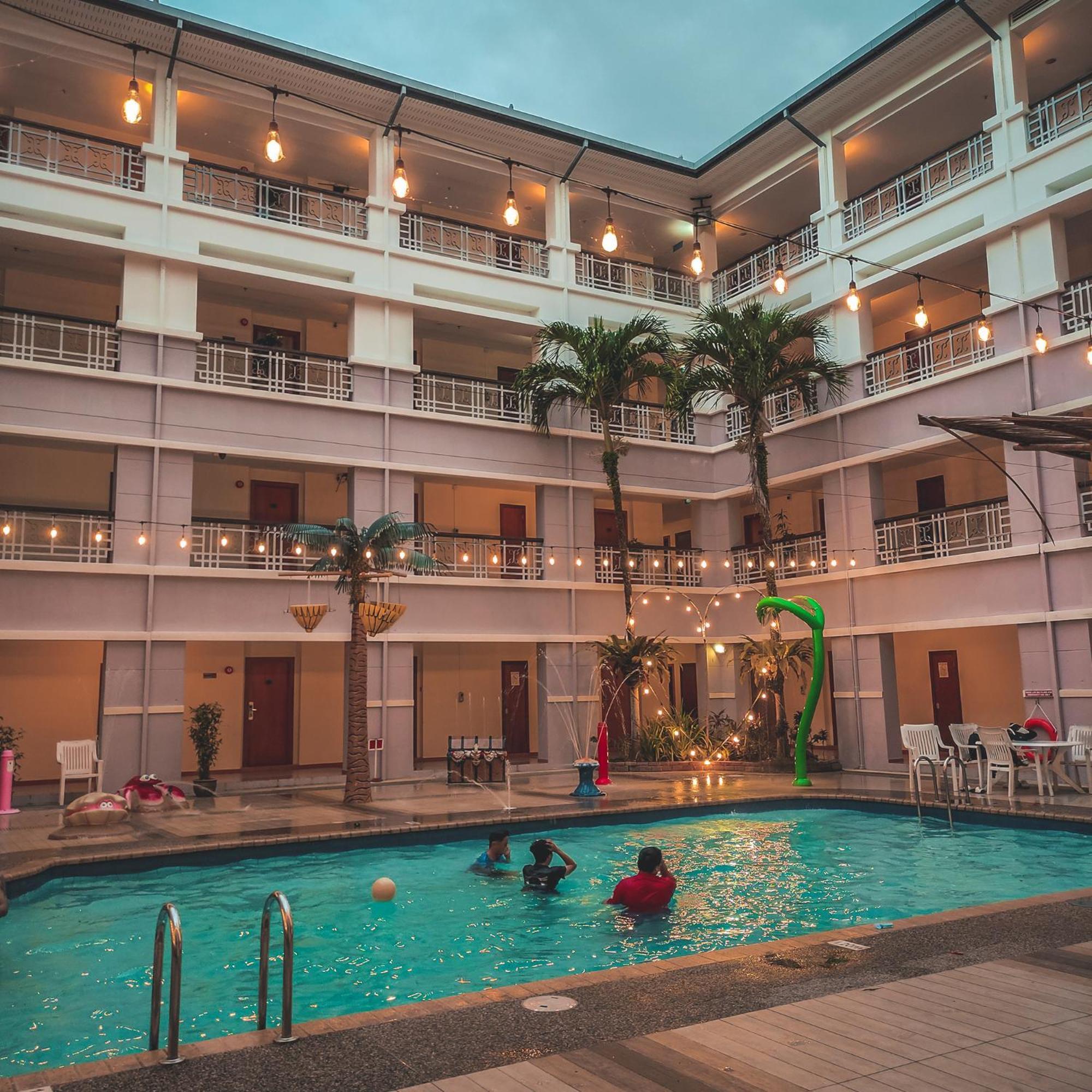 Starlodge Kampong Jerudong Exterior photo