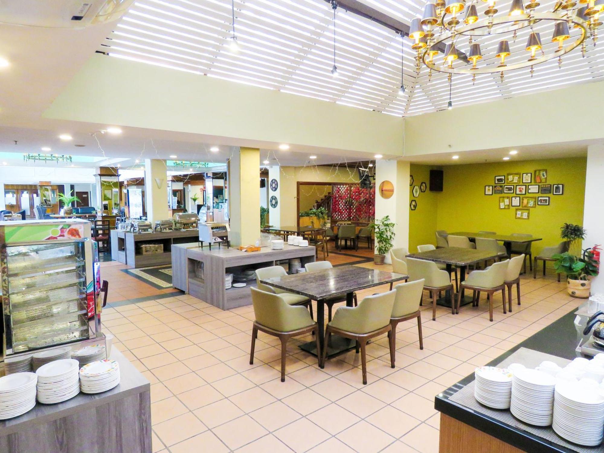 Starlodge Kampong Jerudong Exterior photo